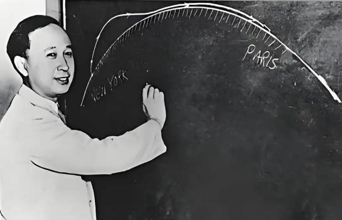 2009年，98岁的钱学森开口表示：对我影响最大的不是老师冯·卡门，而是个没上过