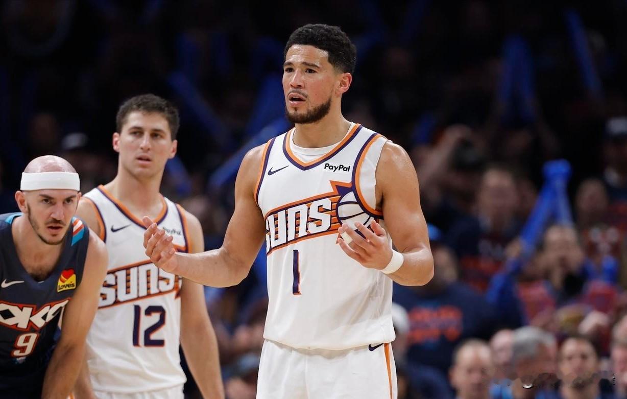 又罚钱又消T！NBA这波操作把布克整懵了，主打一个恩怨两清？
 
NBA官方整活