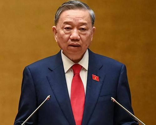 刚从中国回去的苏林，转头发现越南面临大麻烦
 
苏林从中国回来，屁股还没坐热，麻