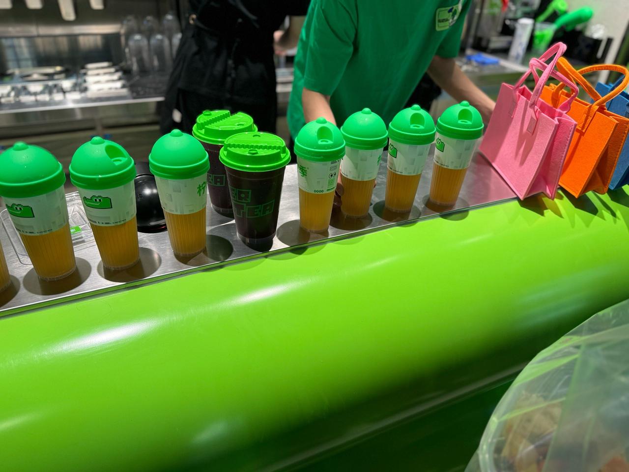 奶茶店第二杯半价，不是让你占便宜，而是精准拿捏了消费者的心理。

走在大街上，随