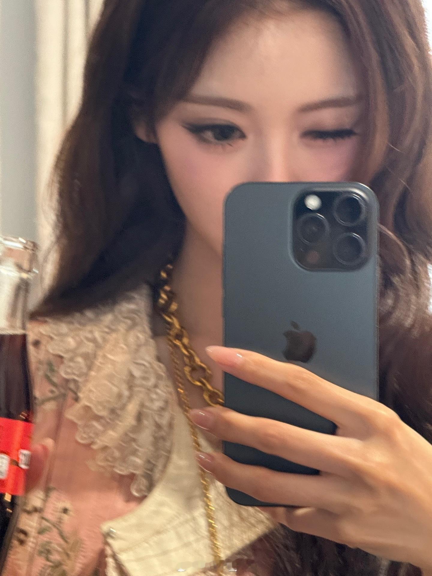 anna ins更新 ​​​