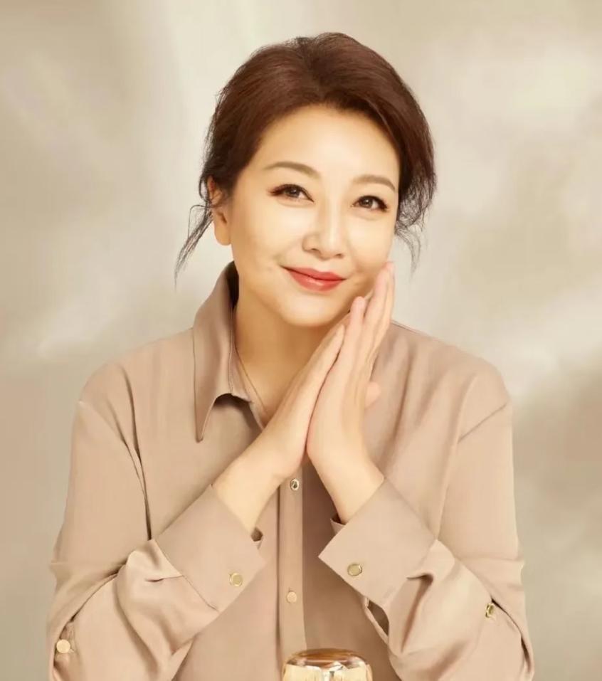 28 岁开货车的田小洁，竟然娶了身价过亿的女明星江珊。江珊当年凭一部《过把瘾》，