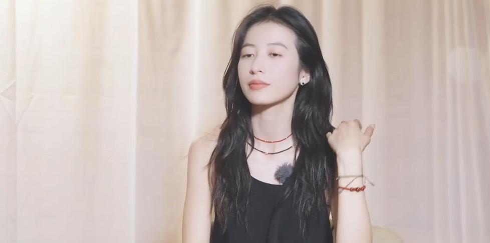 《花少6》播完了？

一开始《花少6》热搜还是挺多的！

特别是关于周雨彤的热搜