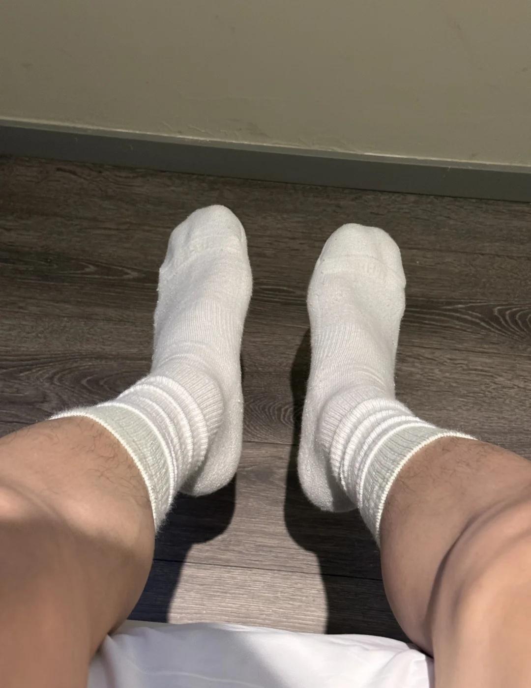 袜子🧦真的好白啊！
袜子 长筒袜 耐克 篮球袜