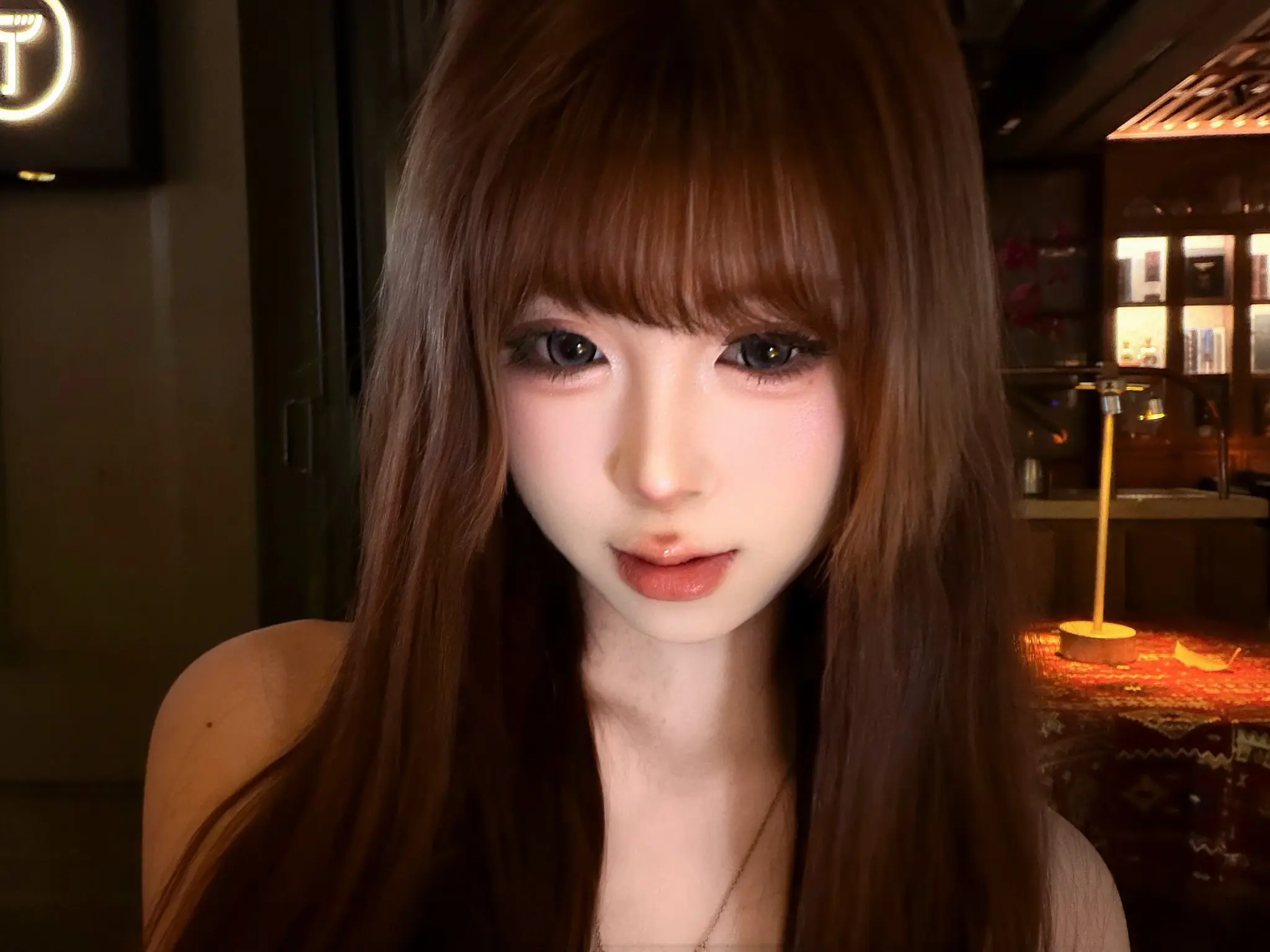 宇宙的大道理我都不想了解 我只想研究你眼睛旁的小痣