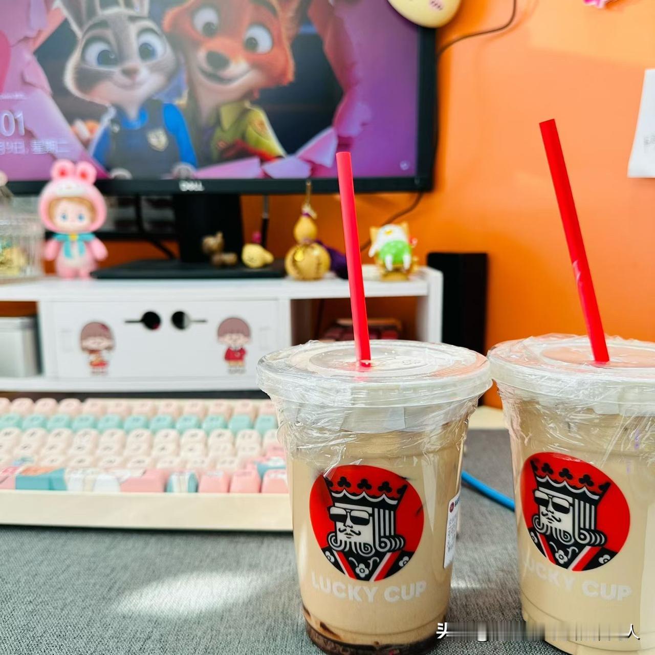 人到中年，不少夫妻的感情就陷入了僵局：床上没了亲密，床下没了爱意，既没了往日的激