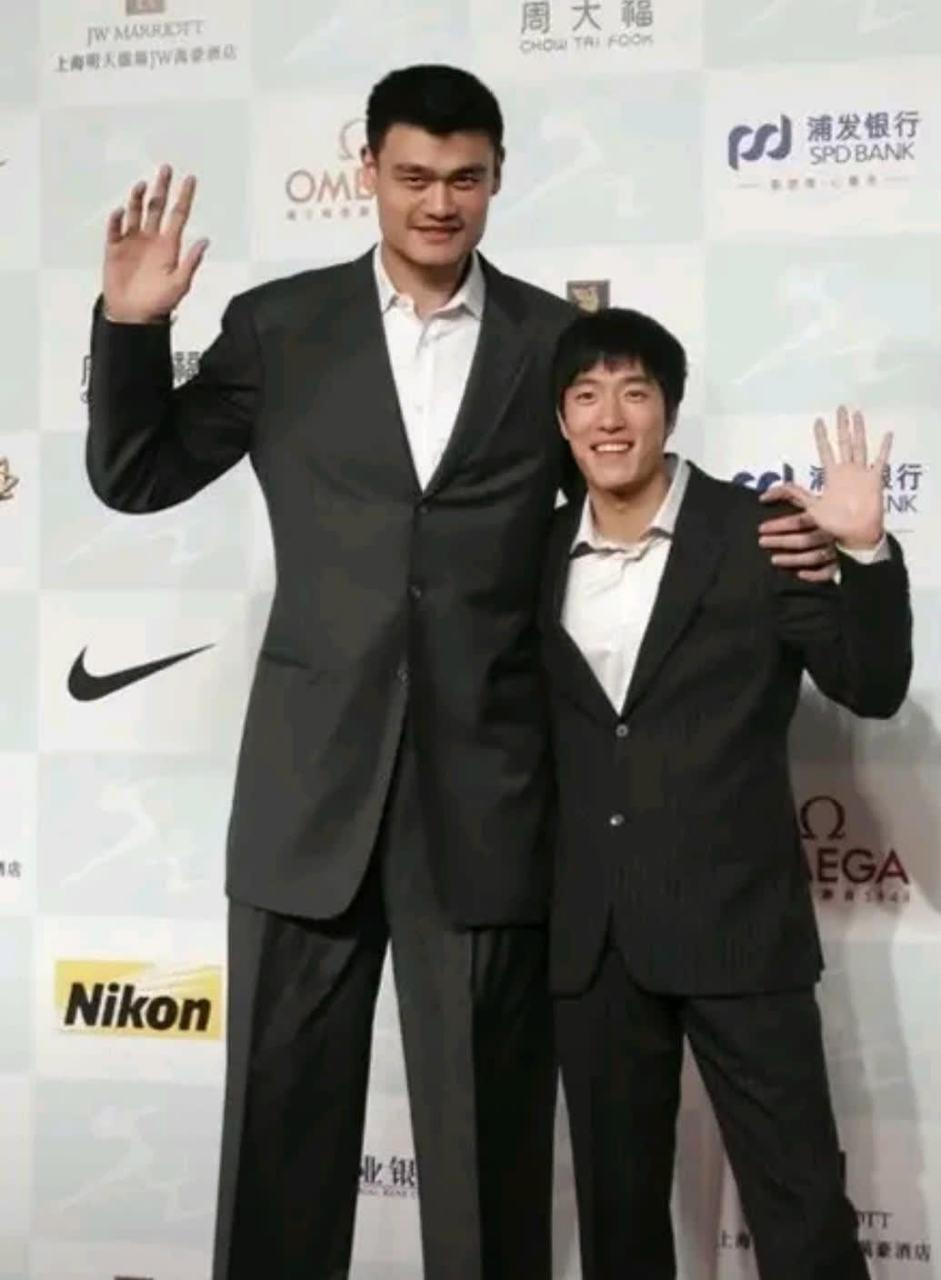 2012年初，姚明把自己的豪宅960万卖给了刘翔，豪宅内无数娱乐设施，未曾想，刘