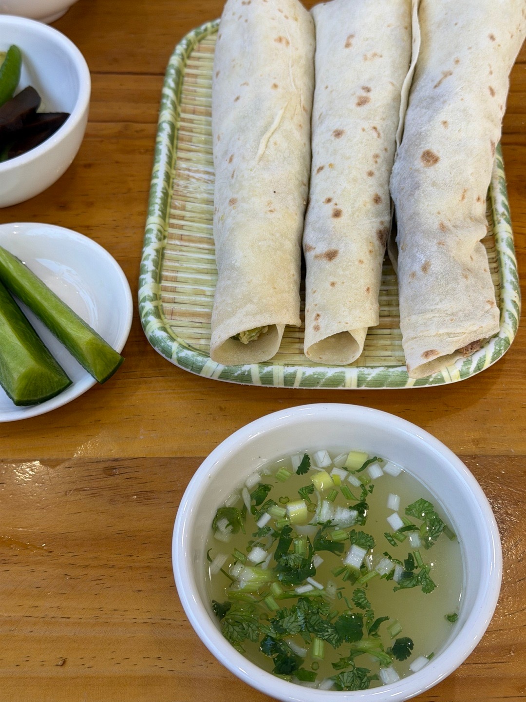 来潍坊得尝尝朝天锅，真不错，好吃不贵，满满的都是肉。16一个 潍坊