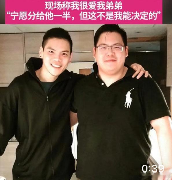 向太和向佑和解归功于向佐曾经，向太与小儿子向佑的关系如同冰封的湖面 —— 向佑早