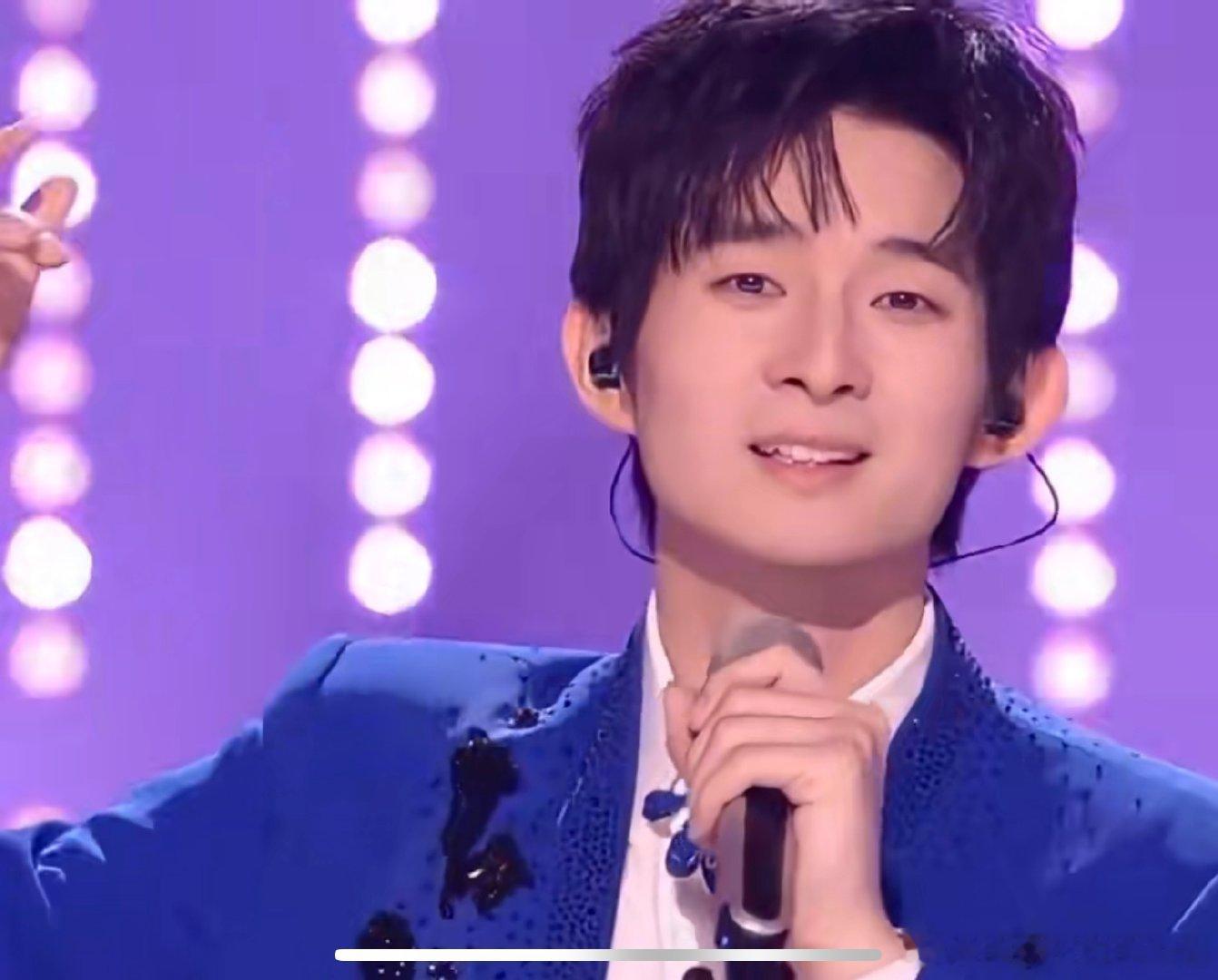 危晋宇青花瓷和企鹅舞适配度声鸣远扬 笑到肚子疼！危晋宇用企鹅舞打开《青花瓷》，每