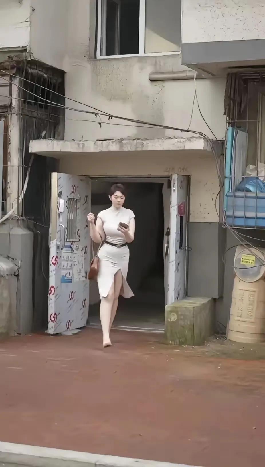 鸡窝里飞出金凤凰