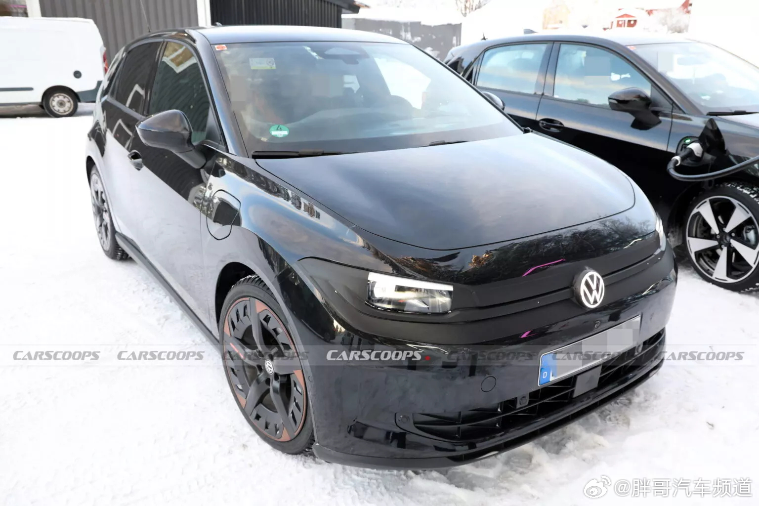 胖哥汽车频道 大众ID.POLO低伪装谍照曝光。车头部分仍然是比较熟悉的透镜LE