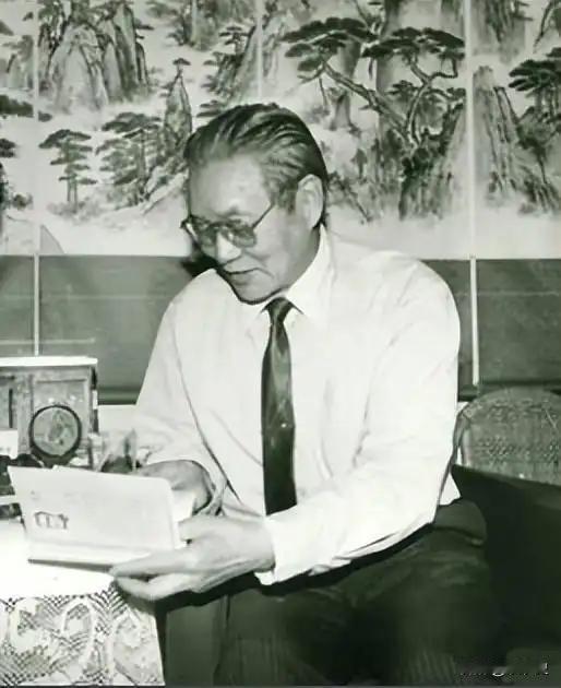 1975年，周养浩在香港向法新社发表谈话，说：“要我按照台湾的要求发表反共声明，