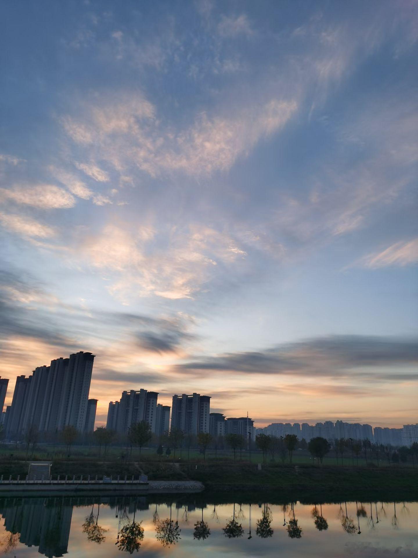 生活已经够累了，如果爱不能给你力量，也不能给你提供情绪价值，也没有陪伴，更没有物