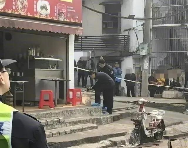 10月29日，吉林长春大学旅游学院发生一起事件，学生在校内点外卖竟被校内承包食堂