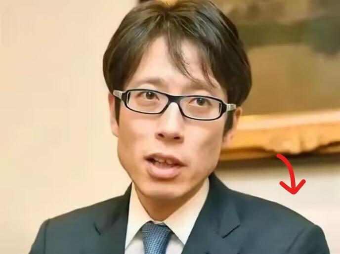  
 
本明治天皇的玄孙、极端右翼代表人士竹田恒泰昨晚（3月24日晚）写道：“【