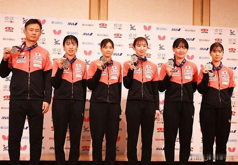 【桌球王国】险些逼平中国的日本女乒归国后的媒体见面会：萦绕心头的是遗憾，而非成就