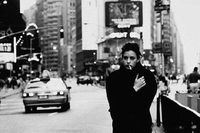 躲得过与你生活的痕迹 躲不过酒后与你的回忆 ​​​