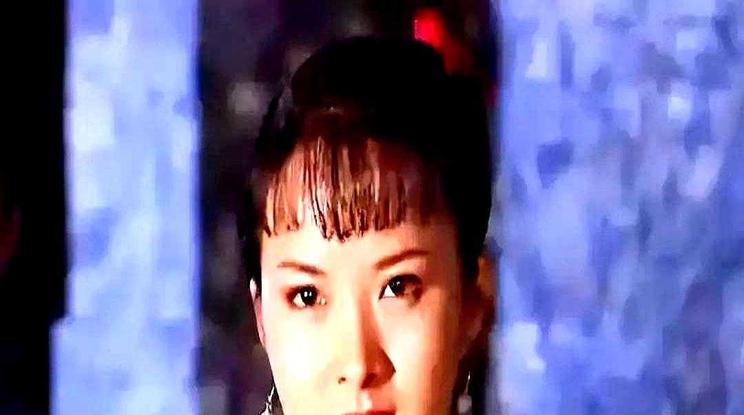 开机前三天女主被踢，剧组连夜改通告。
 
郭宝昌当年自掏56万重做戏服，衣服换得