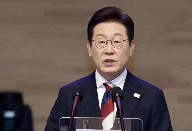 谁能想到，一场轰轰烈烈的多国海上大练兵，竟然成了一个国家被彻底“卖了还帮着数钱”