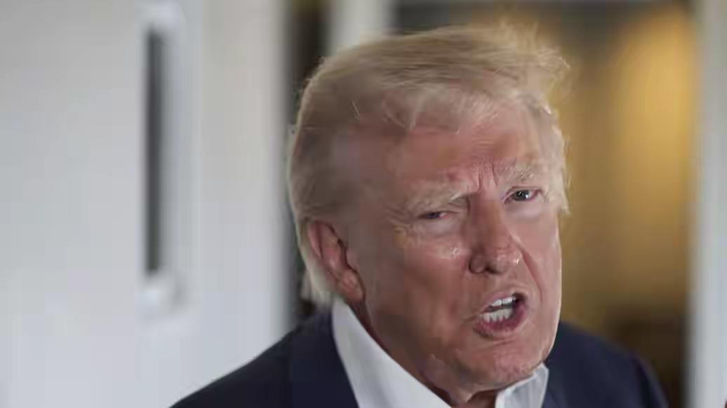 【特朗普急刹车！拒给导弹还冻资金，乌克兰被卖了？】
 
俄乌战场正死人，特朗普突