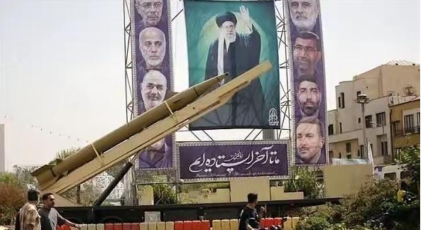 伊朗凭什么这么硬气？敢逼迫海湾五国赔钱，伊朗开出的损失是2700亿美元，伊朗这个