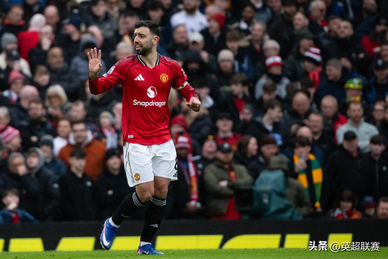 超越传奇 创造纪录👑

曼联中场B费本赛季英超贡献16次助攻，超越贝克汉姆（1