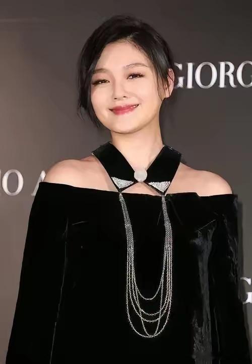 大s就要去韩国生活了，带着两个孩子，为爱奔赴，喜欢她的敢爱敢恨，做事干净利索，不