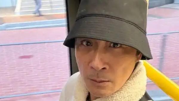 香巷演员  吴镇宇
        11月4日，他发文吐槽自己乘坐公交使用老年卡