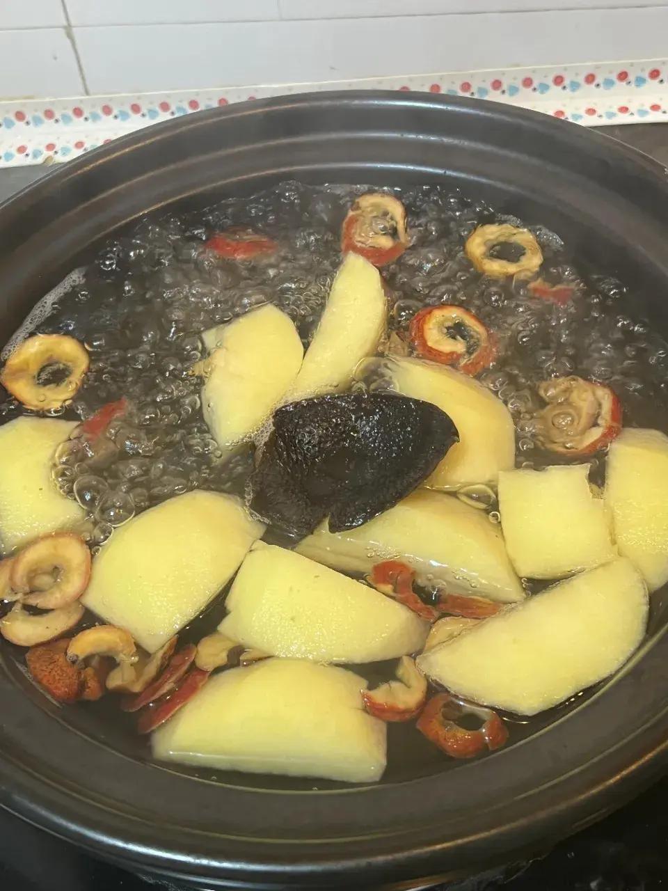 管用，才喝了3天苹果加上“它”一起煮，开口不臭了，连蹲厕所都通畅了！方法很实用，