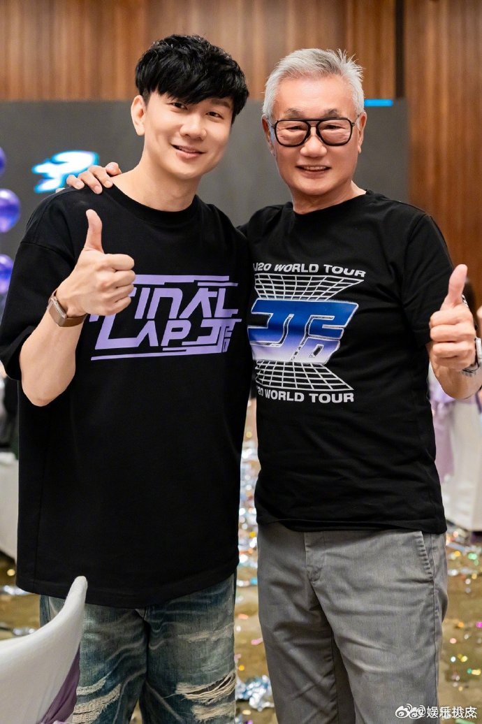 林俊杰從JJ20到FINALLAP谢谢你们林俊杰和歌迷朋友双向奔赴，希望JJ养好