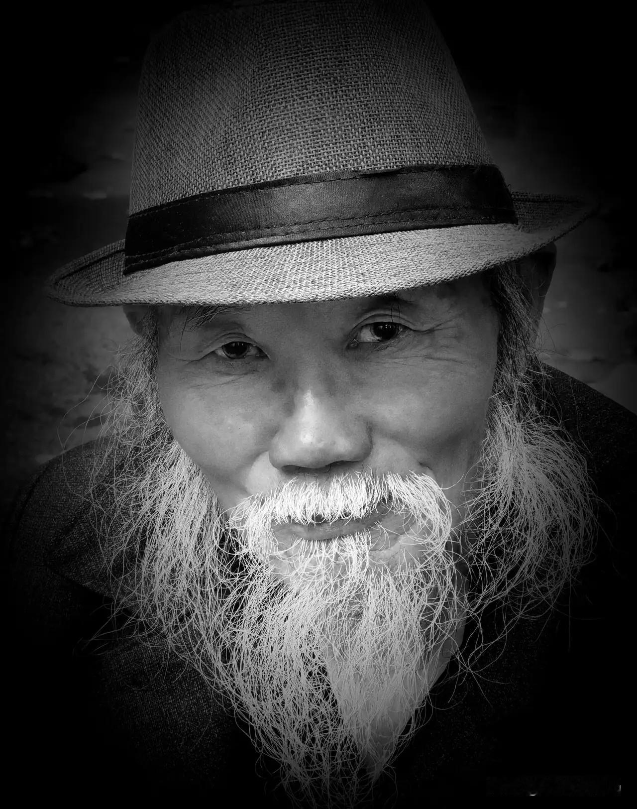 《我的临终告白》

文/范圣嘉

如果有一天我死了，请我的亲人们不要难过，不要为