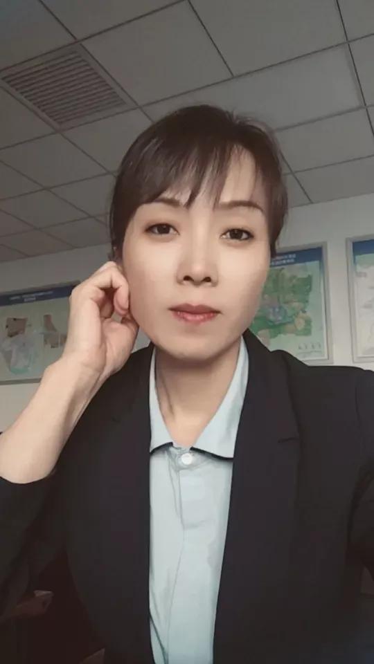 听说过聊天搭子吗？就是很流行的一种男女解压方式，我在这里劝诸位一句，这是在玩火。