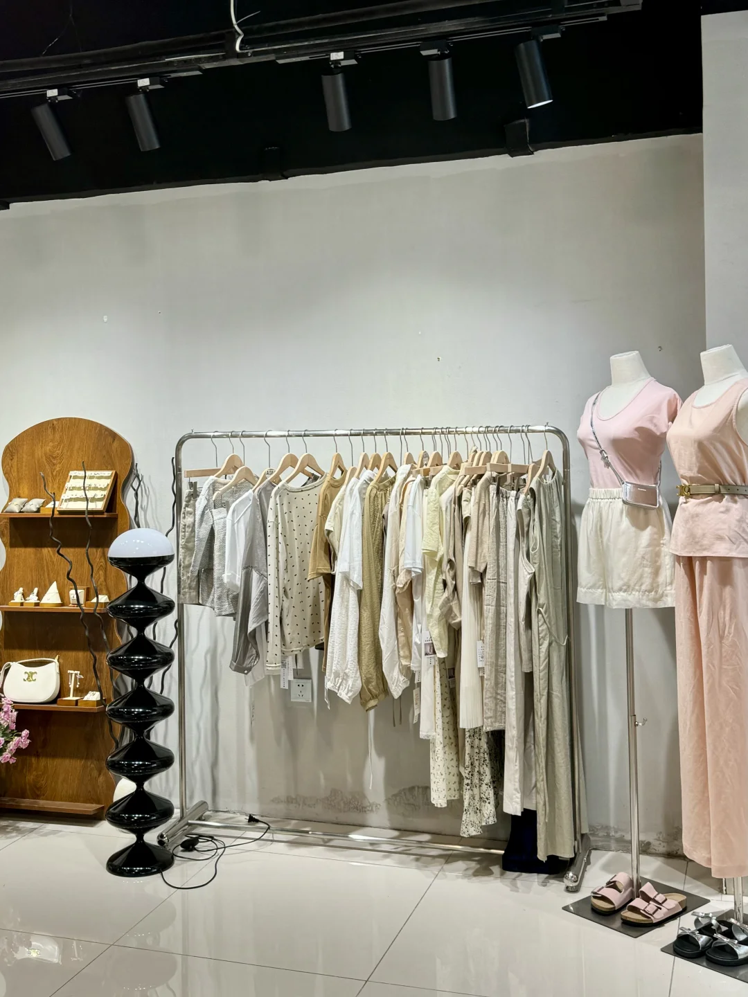 （沈阳）来中街的第一站！超平价服装店！