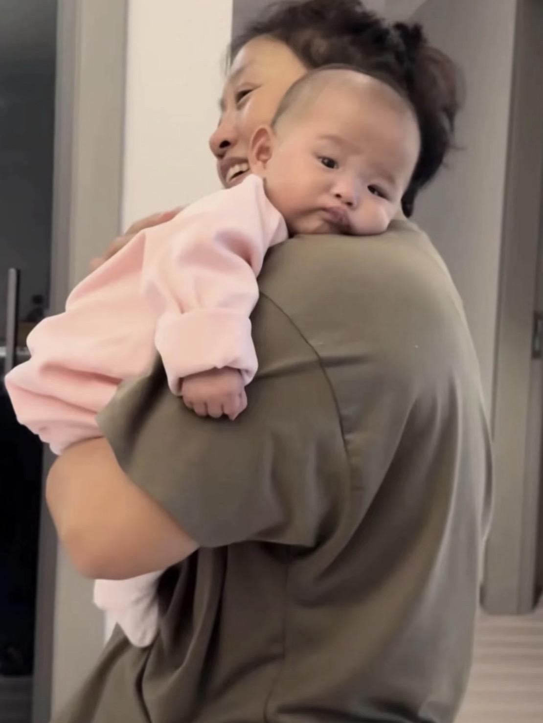 因为我也是妈妈。我没办法想象那种绝望和心痛 请大家关注一下小洛熙事件