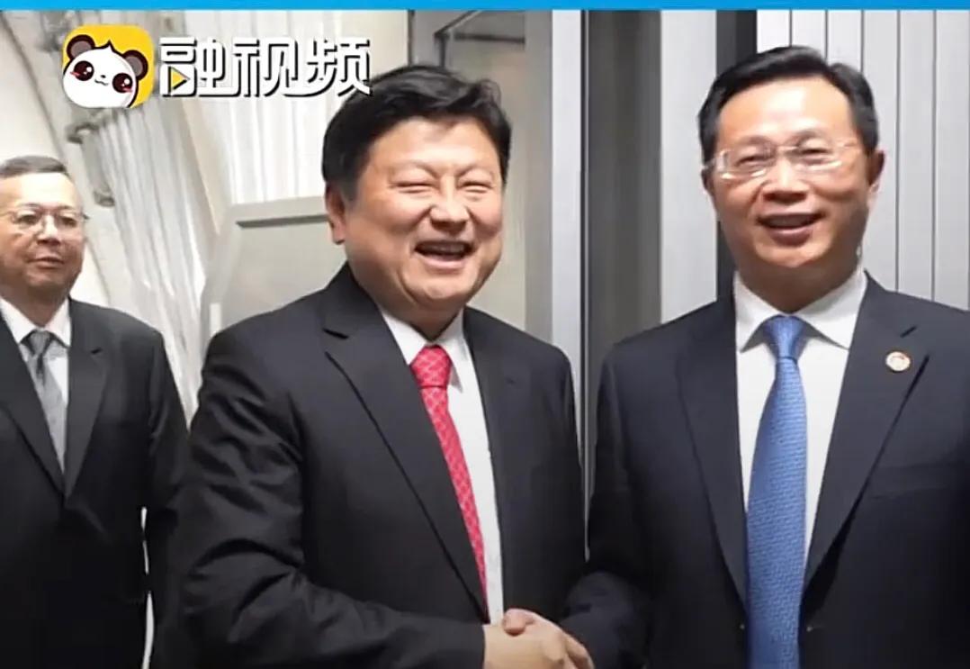 力排阻力，直飞北京！台立院国民党总召傅崐萁一行17人昨晚26日晚八点己抵达北京国
