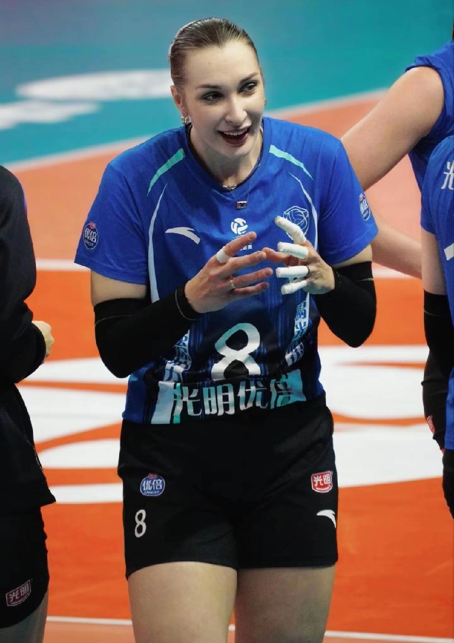 还记得这位大美女，俄罗斯女排主攻--沃隆科娃吗？
        1月31日晚，