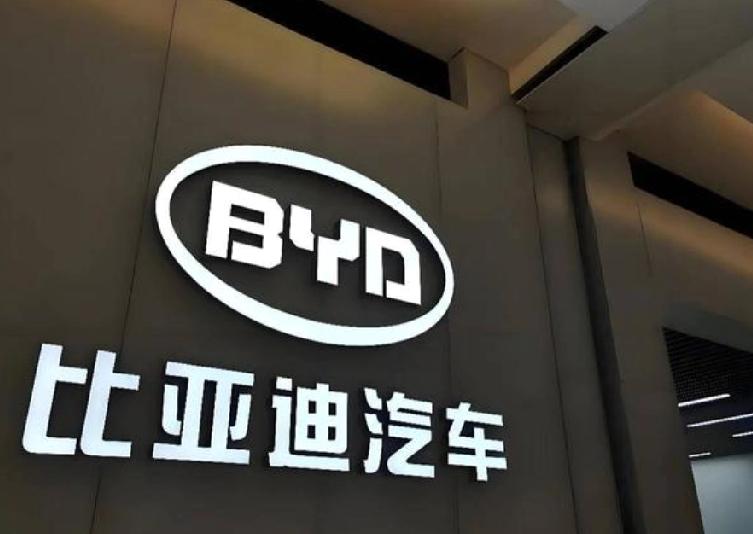 土耳其这波操作真的太让人无语了。一开始对华笑脸相迎，估计就是打着如意算盘，想从比