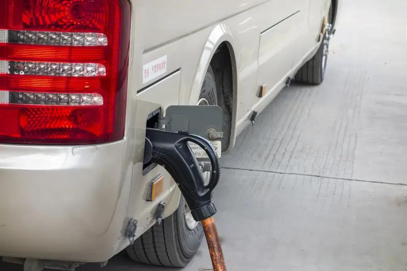 萝卜青菜，各有所爱，有的人就是愿意听发动机的轰鸣声，有的人就是愿意多花大几十的燃