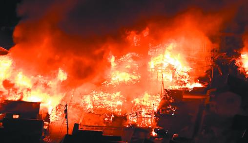日本本土烧了一整夜！很多人以为这只是一场普通的意外，错了！这场瞬间吞噬170栋建