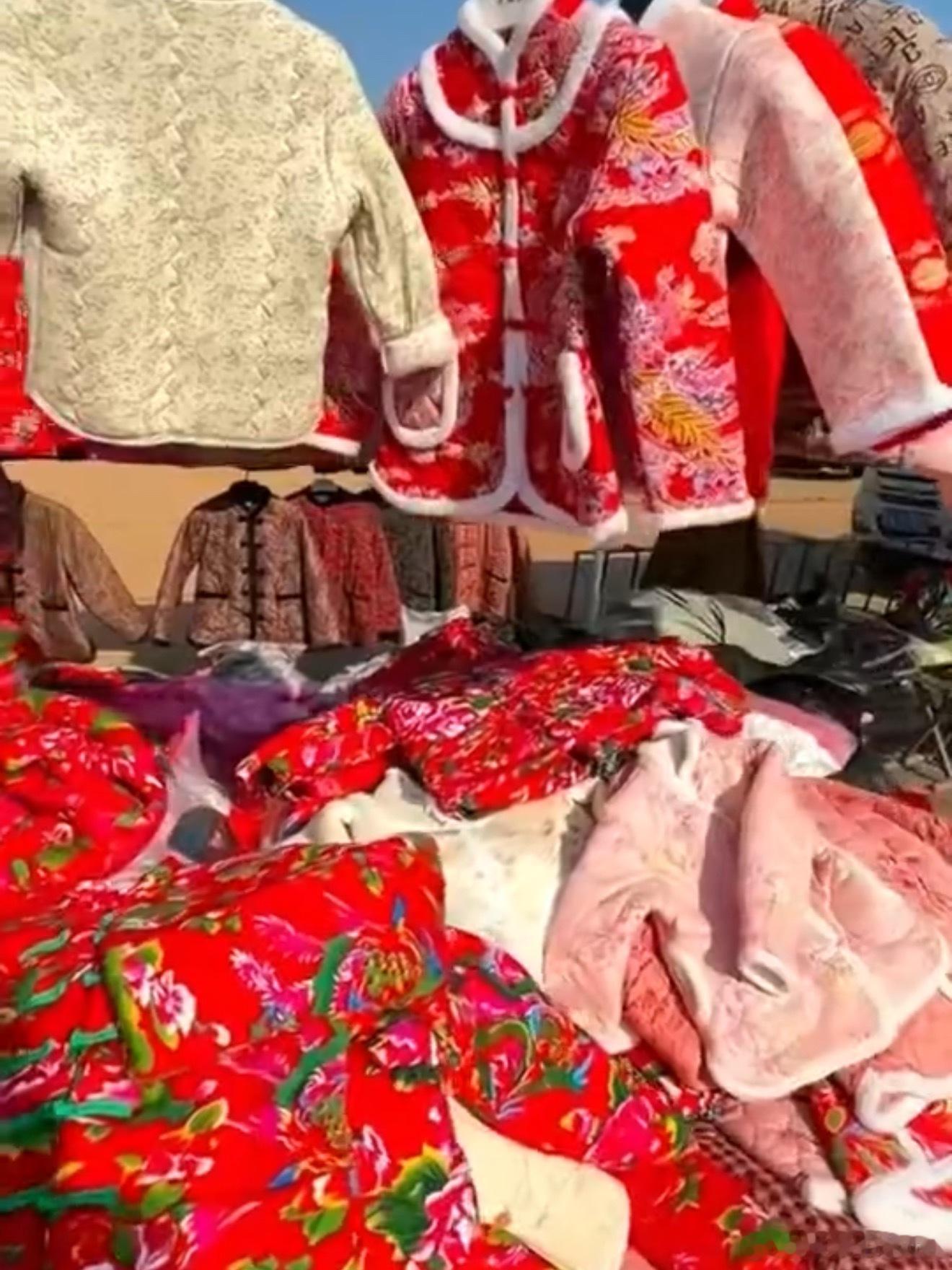 最有年味的食物出现了每年回老家爷爷奶奶总会提前好久准备上柿饼、瓜子、花生、油条这