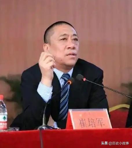 我就纳了闷了，河南新乡那个崔培军，网上看着发钱都不带眨眼的，结果当地司机跟我交了