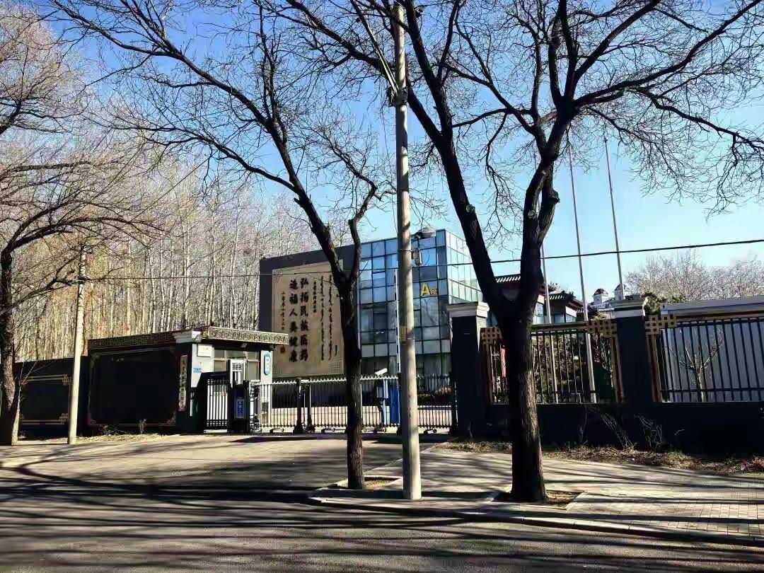 嫣然医院拟选新地址曝光！

根据李亚鹏方面的说法，新院址还不确定能不能谈得下来，