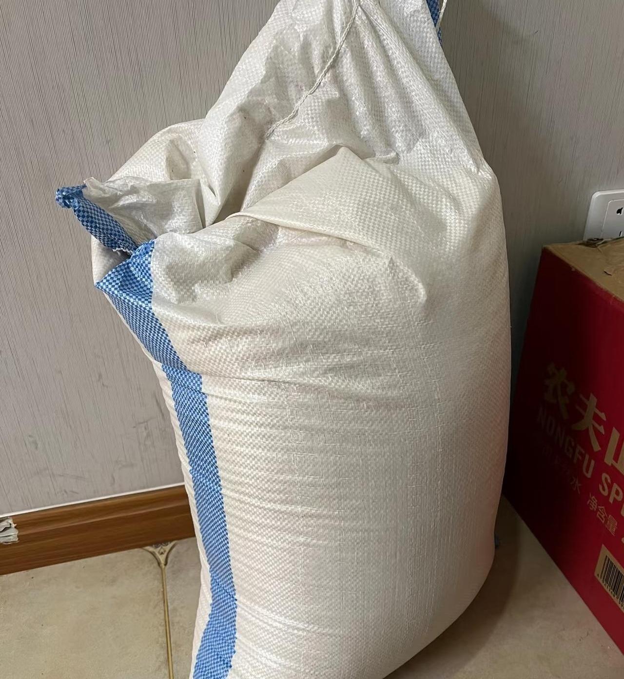 谈了两年，他到底是在追我，还是在等我爸走后那两套房？网上老说别当恋爱脑，别碰“吃
