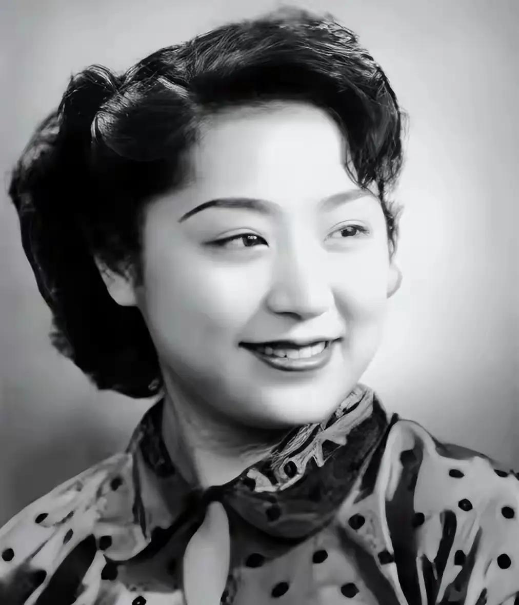 1948年，蒋经国为了一个京剧名伶闹离婚，被蒋介石“一票否决”。更让他愤怒的是，