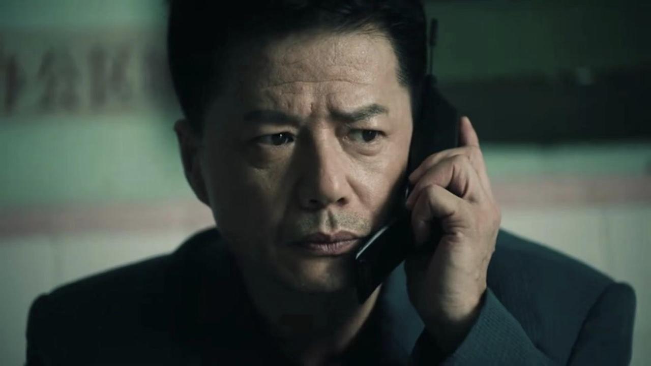 《扫毒风暴》里面段奕宏也走搞笑路线了啊！

有一场戏是他假扮招聘人员去大学里招人