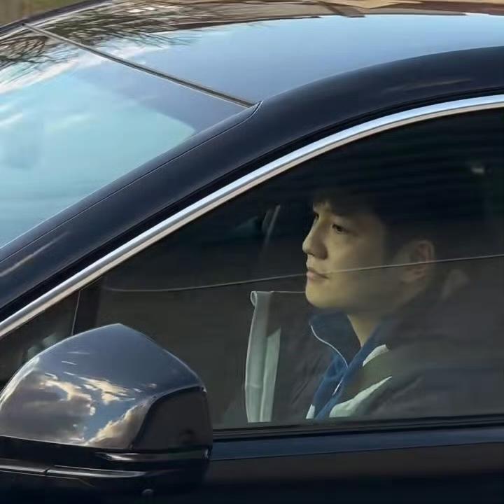 樊振东强大的心理素质，不只体现在赛场上，同样体现在日常。在近期结束的德甲第18轮