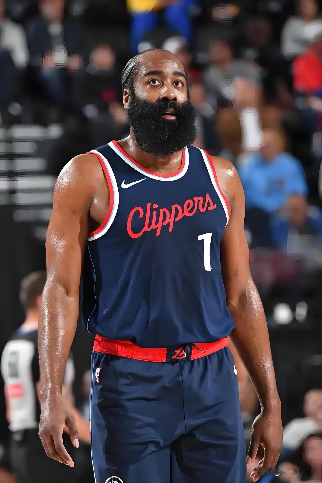 其实鲈鱼是故意的，就是想让哈登难受！

鲈鱼真是战术鬼才，拖刀计，杀个回马枪，把