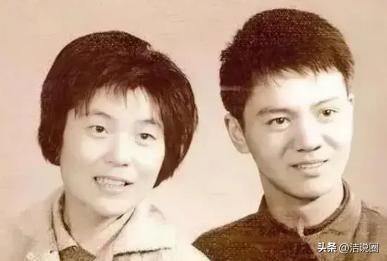 1971年的东北，寒风凛冽，冰雪封天。黑龙江逊克县下套子屯的少女程玉凤，被亲生父
