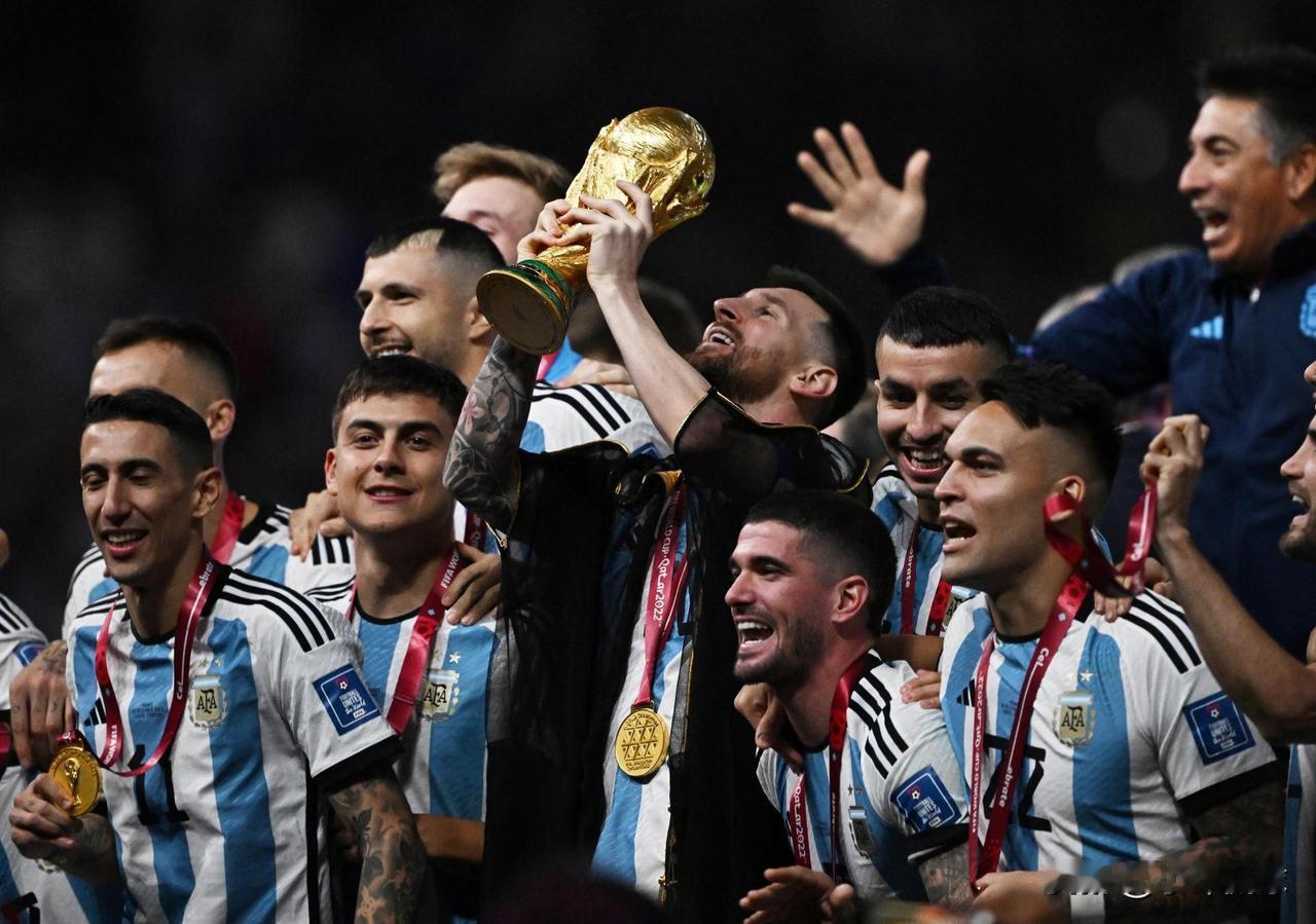 不出意外，26年美加墨世界杯冠军99%从这8支球队中产生：

1.巴西🇧🇷 